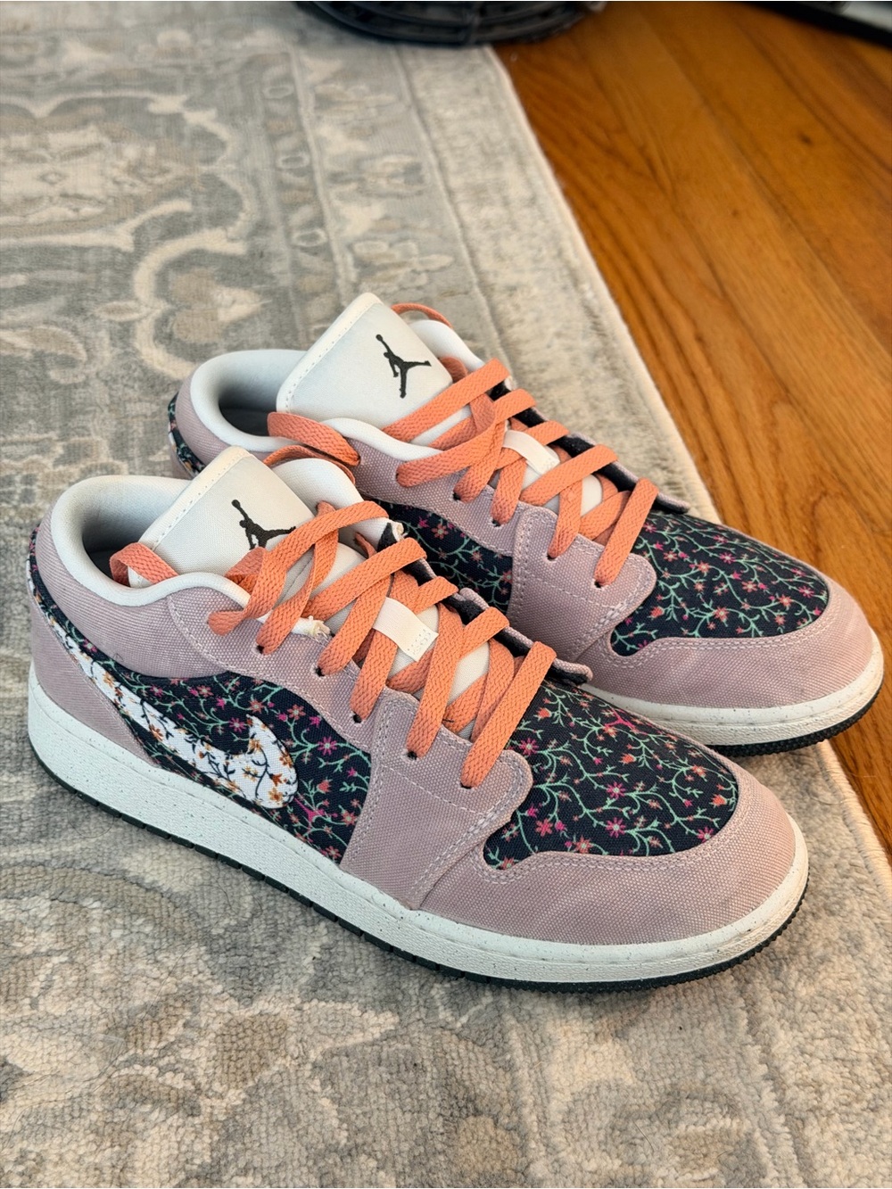 NWOB-Jordan 1 Low SE Floral GS-Low-Top Sneakers 6 1/2